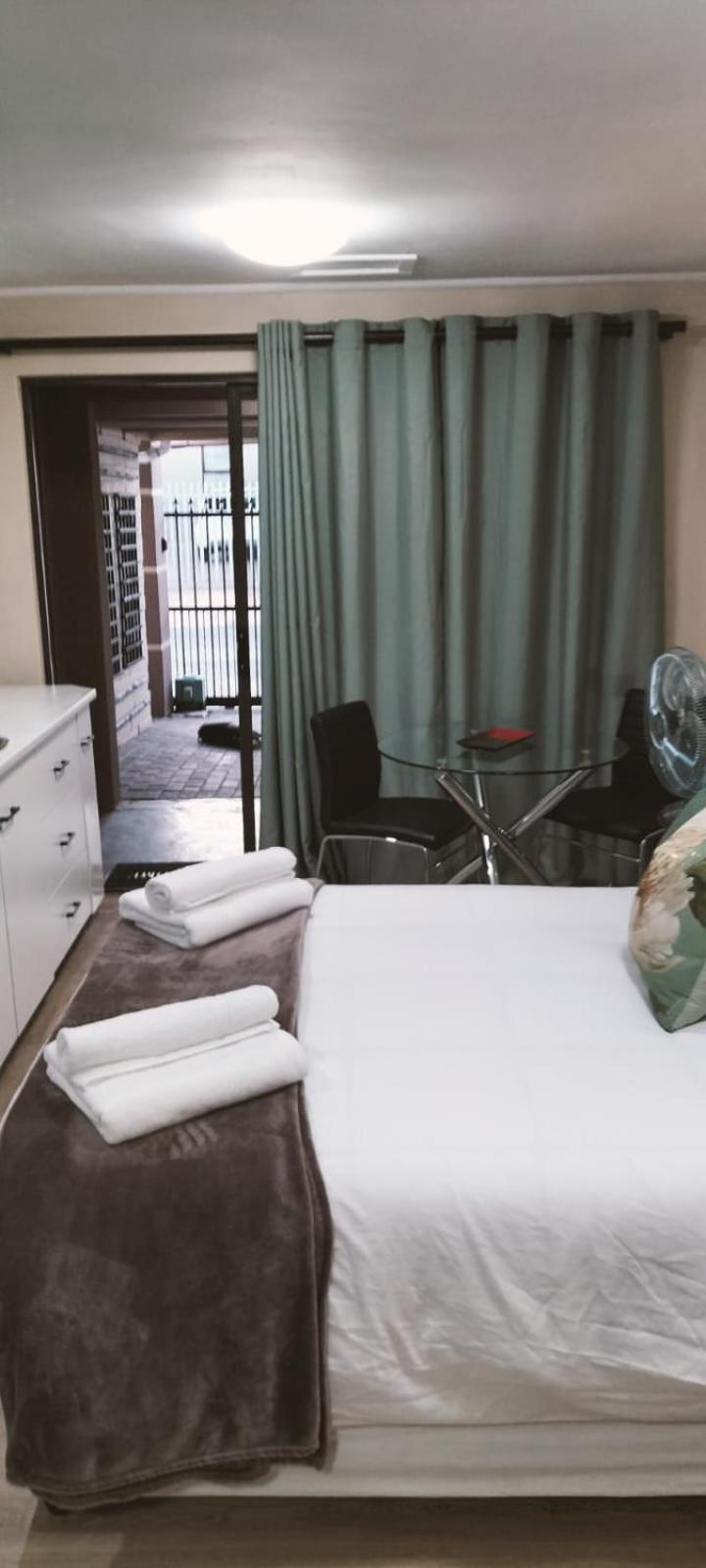 Victoria'S Rest Apartment Windsor Park ภายนอก รูปภาพ
